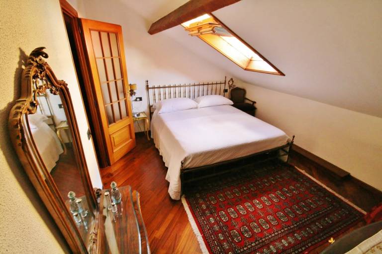 Apartment with patio | City view — photo 4