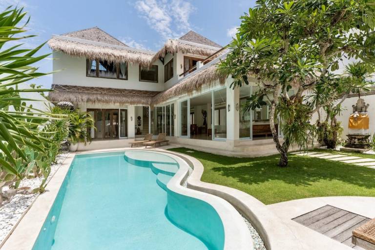Villa Alba. Central Location. Close to Beach. in Canggu