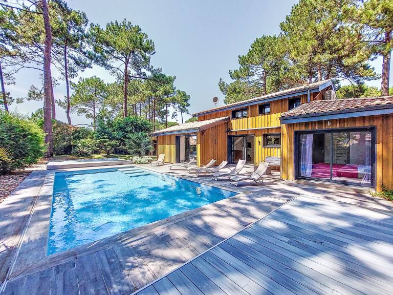 House with garden, patio & private pool — photo 2