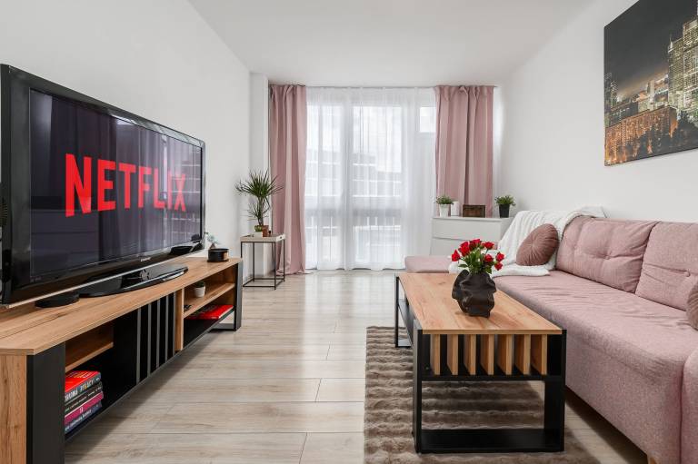 Family-friendly apartment with fast internet | Near Palace of Culture and Science | Pets are welcome — photo 2
