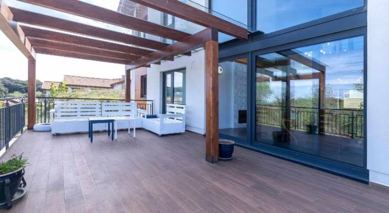 Fully equipped vacation home with yard, private pool & hot tub | Suitable for remote work | Pets are welcome — photo 4