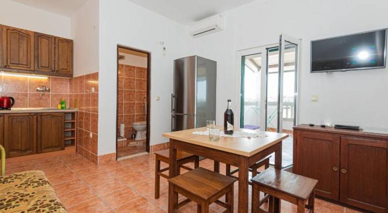 Serviced apartment with BBQ & patio | Good for workation | Pets are welcome — photo 5
