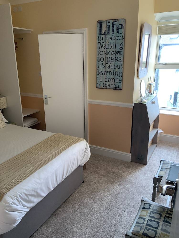 Bed and breakfast  Hayle
