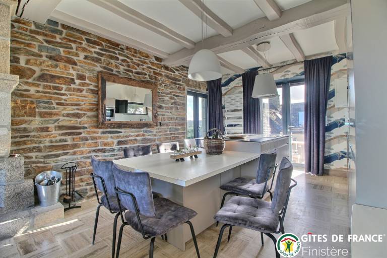 Gite with patio, BBQ & garden | Sea view — photo 5