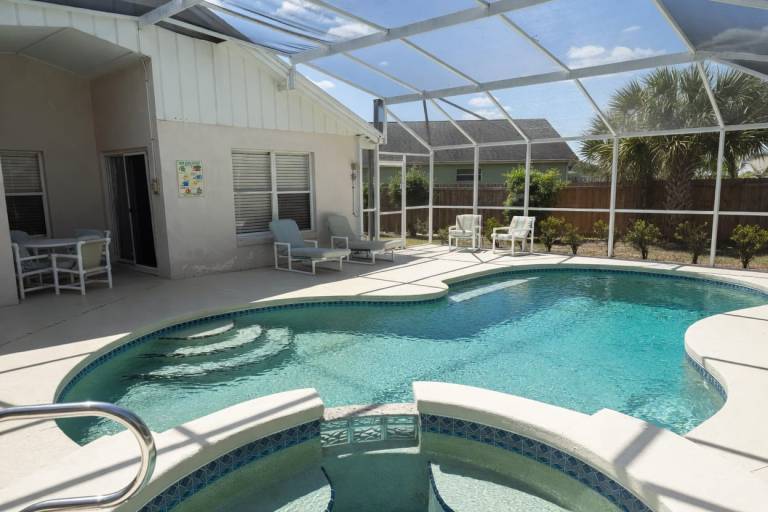 House with private pool, garden & jacuzzi in Osceola, FL