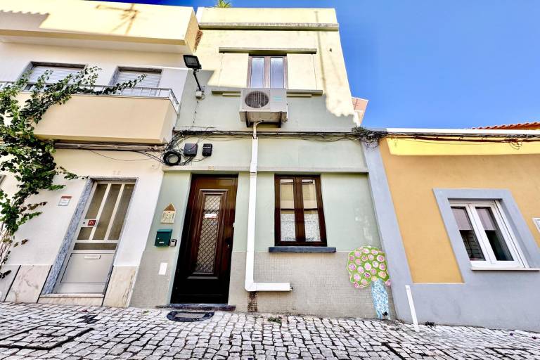 Apartment with sauna, BBQ & terrace in Portimão