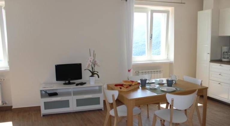 Rental apartment with 2 rooms for 6 persons — photo 2
