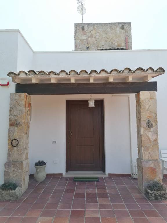 Child-friendly big villa with BBQ, yard & terrace | Garden view | Pets are welcome — photo 3