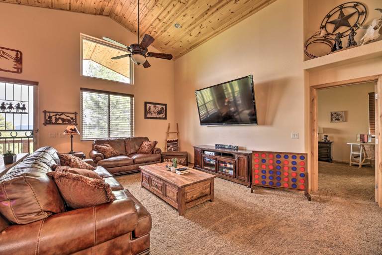 Deck & Views: Dog-Friendly Cabin in Show Low! — photo 4