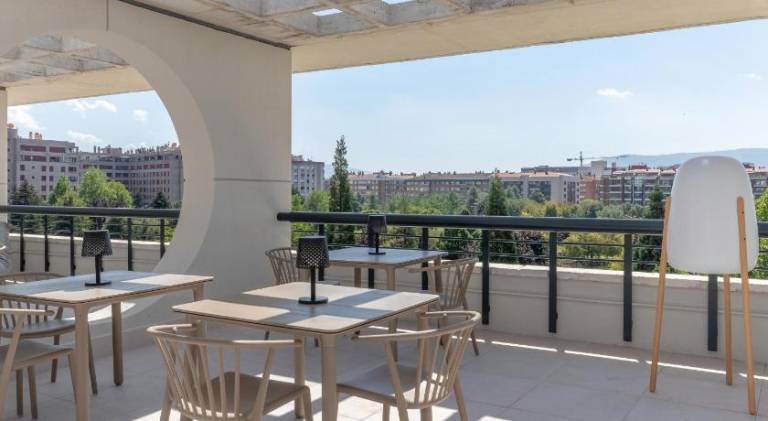 Apartment with terrace — photo 5