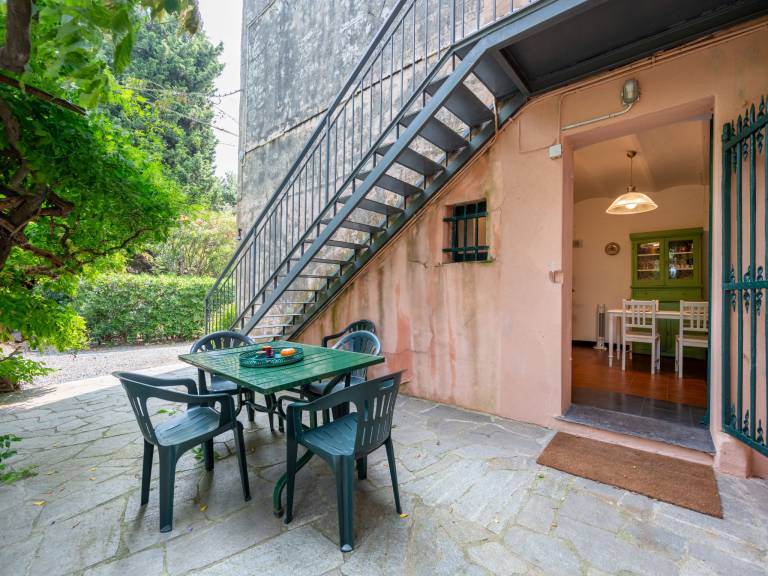 Fully equipped rental apartment with yard & patio | Close to the beach | Pets are welcome — photo 2