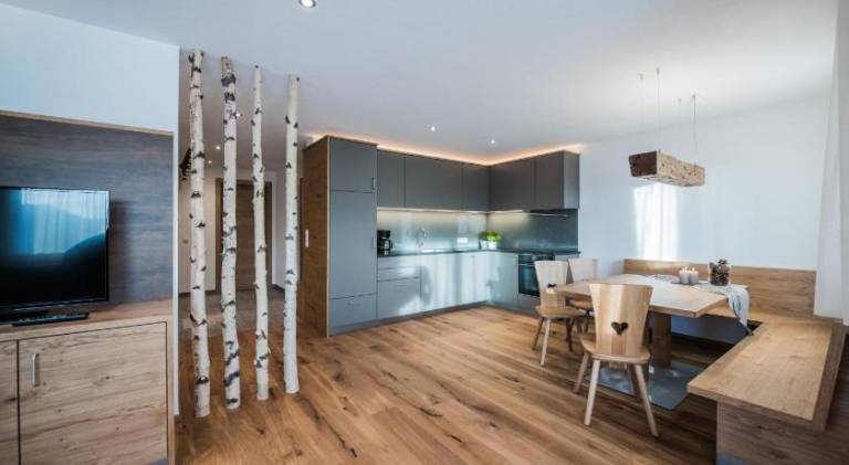 Beautiful serviced apartment with patio & garden | Dogs allowed — photo 2