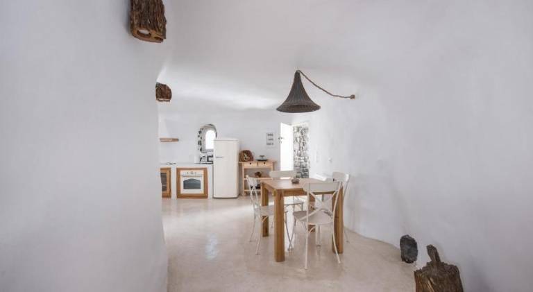 Spacious villa with hot tub & pool | Dogs allowed — photo 4