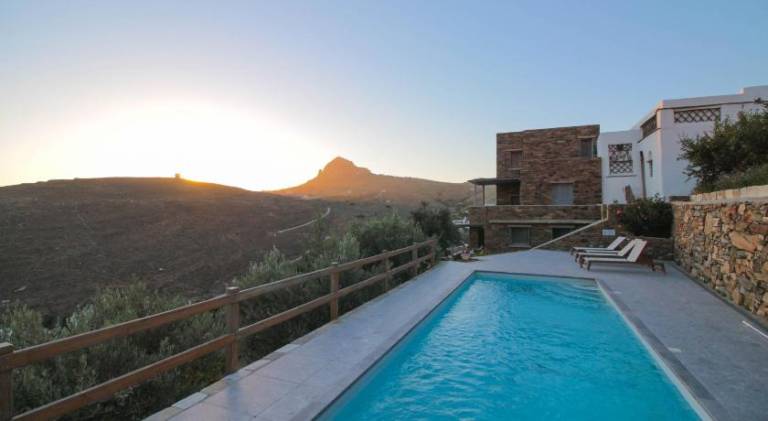 Serviced apartment with pool, terrace & garden | Pets are welcome in Tinos