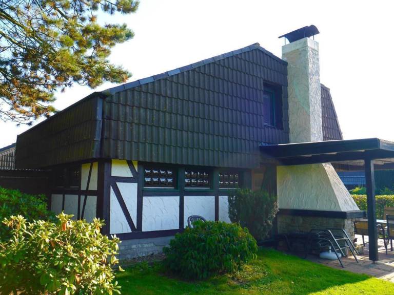 House with patio — photo 3