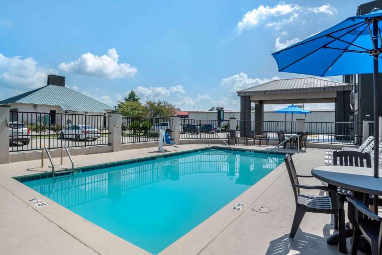 Quality Suites Baton Rouge East - Denham Springs — photo 4
