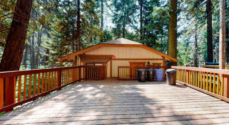 Vacation home with patio & barbeque in Lake Arrowhead, CA