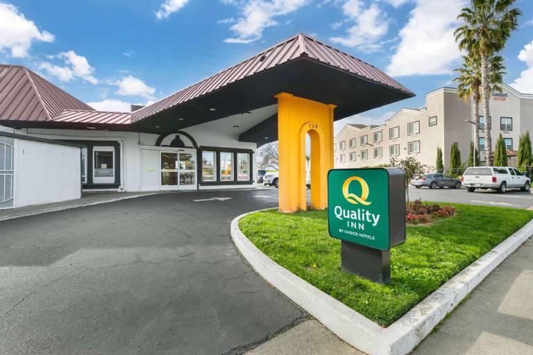 Quality Inn & Suites Sacramento Downtown Area — photo 5