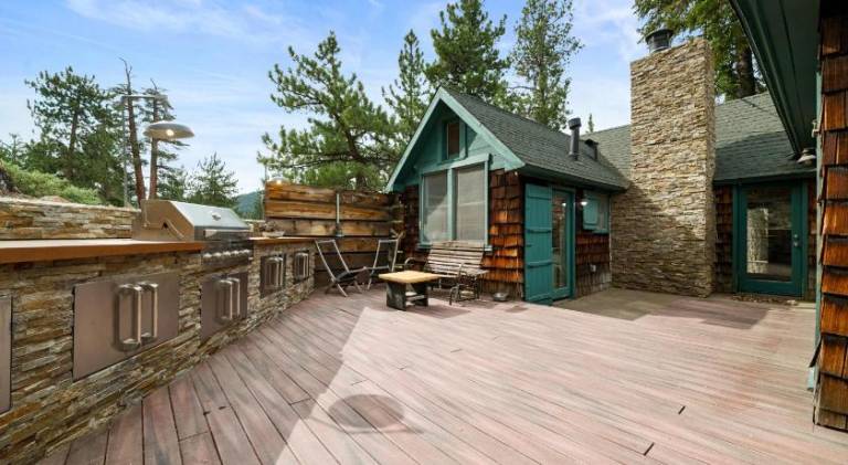 Mountain Cottage - Hot Tub! Walk to Lake and National Forest Hiking Trails — photo 3