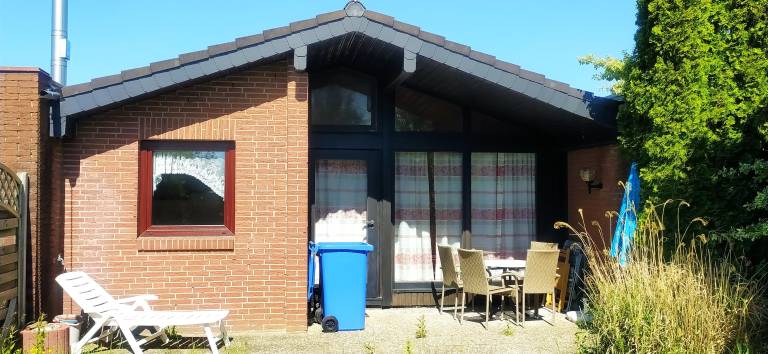 House with patio — photo 3