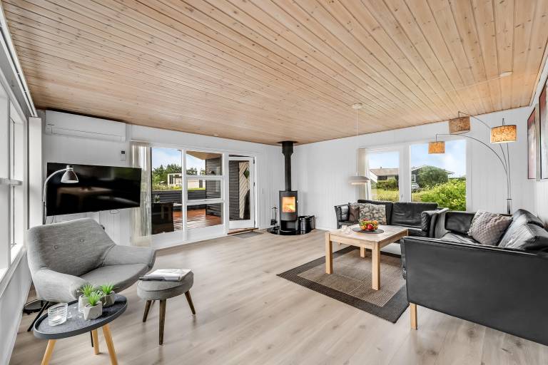 Charming holiday home near the North Sea, with outdoor sauna and outdoor spa. — photo 5