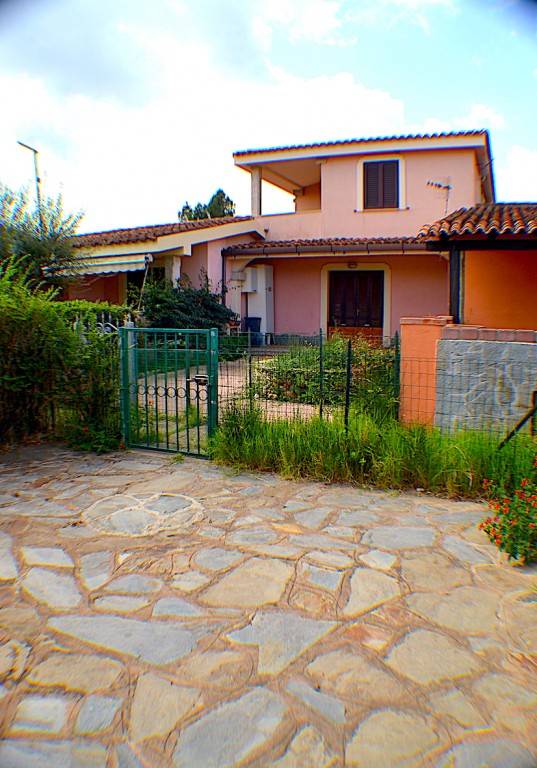 Family-friendly nice rental apartment with yard & terrace | Garden view | Pets allowed — photo 5