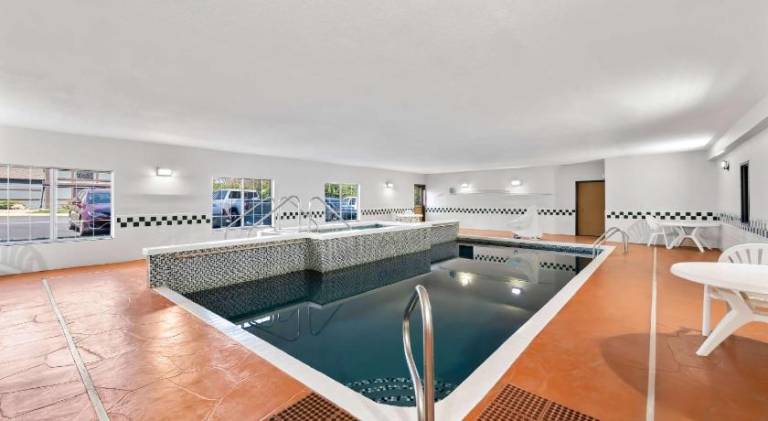 Country Inn & Suites by Radisson, Topeka West, KS — photo 3