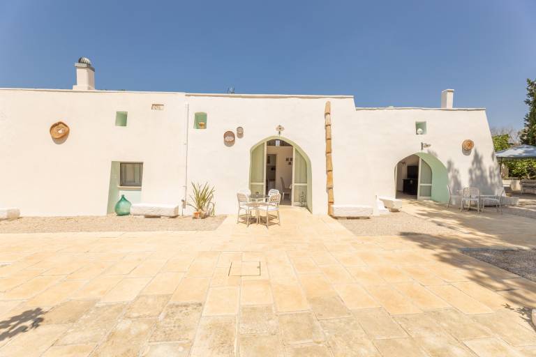 Children-friendly charming rental apartment with pool, yard & jacuzzi | Pet-friendly in Salve