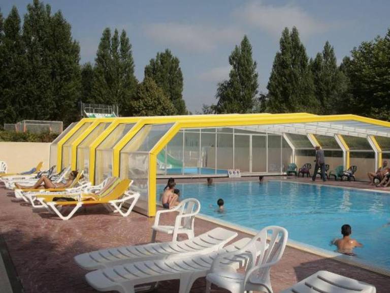 Mobile home with patio, heated pool & grill — photo 3