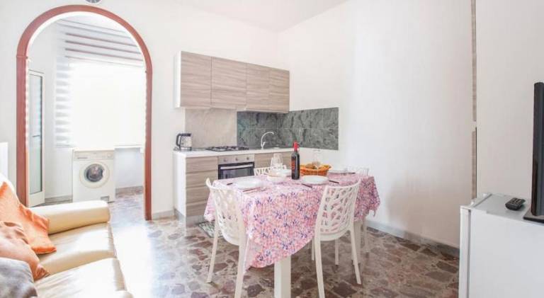 Rental apartment with 2 rooms for 4 persons — photo 3