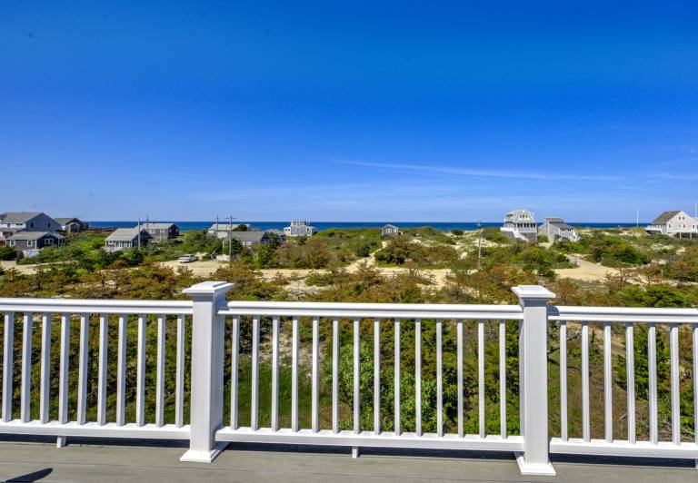 Vacation home with barbeque | Water view — photo 5