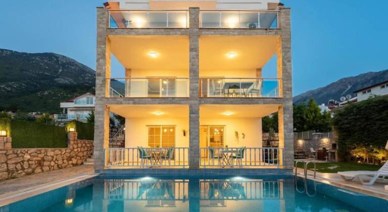 Beautiful villa with patio, garden & private pool | Good for workation | Dogs allowed — photo 3