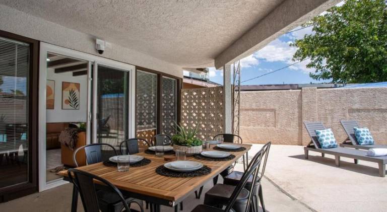House with pool — photo 5