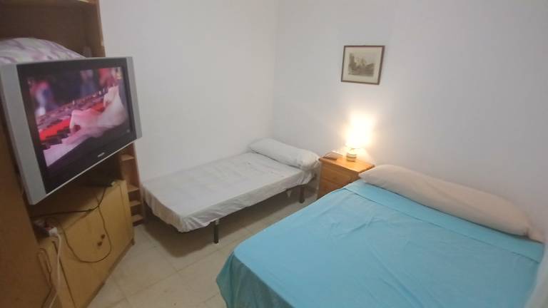 Family-friendly private room with barbeque, private pool & garden | Dogs allowed — photo 5