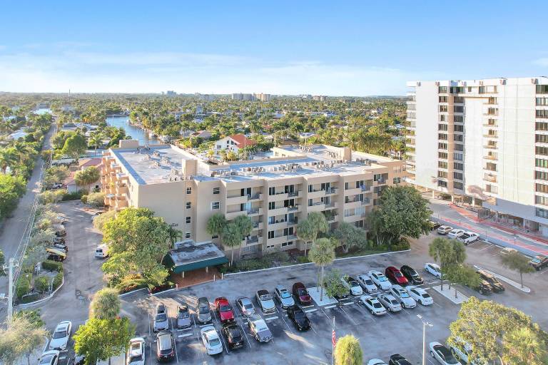 Condo  Lauderdale-by-the-Sea