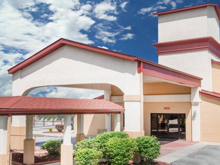 Ramada by Wyndham Columbia — photo 2