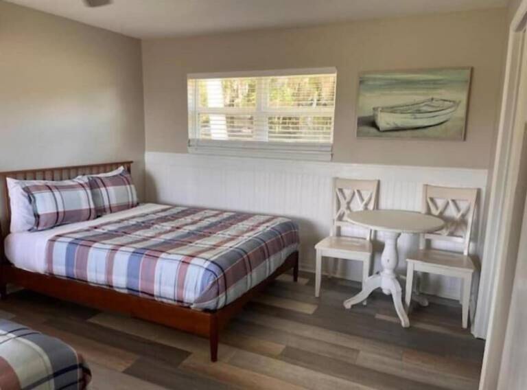 Lodge  Crescent City
