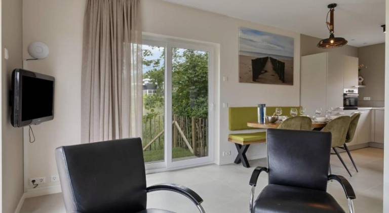 House with yard & terrace | Pet-friendly — photo 2