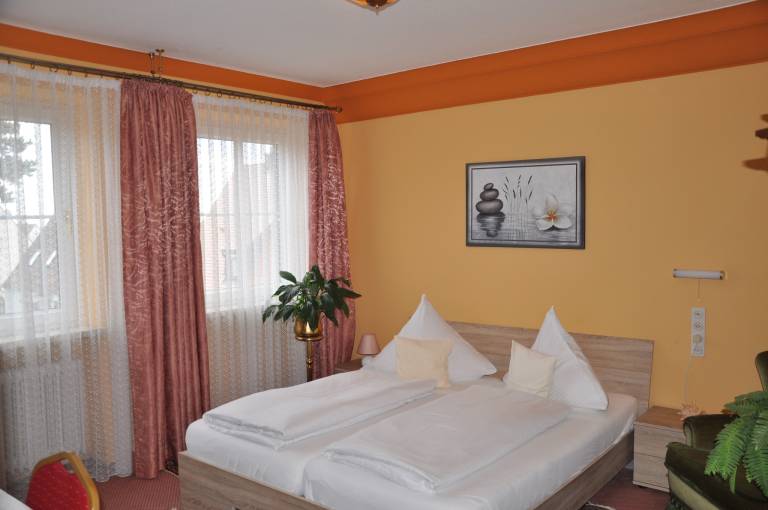 Doppelzimmer B mit eigenem Bad