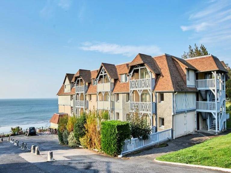 Apartment with yard | Beach nearby | Dogs allowed in Touques