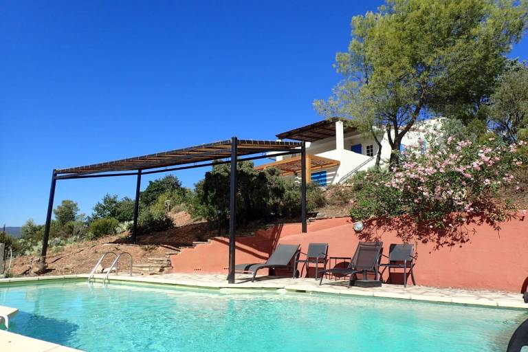 Ferienhaus mit Hund in Pierrerue, Languedoc-Roussillon fuer max. 6 Personen