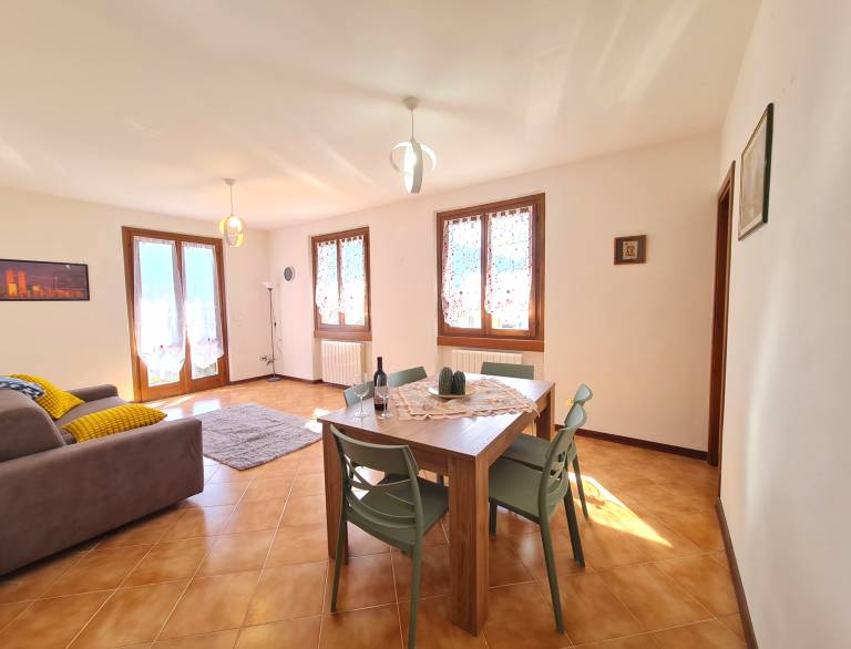 Rental apartment with yard & pool — photo 4
