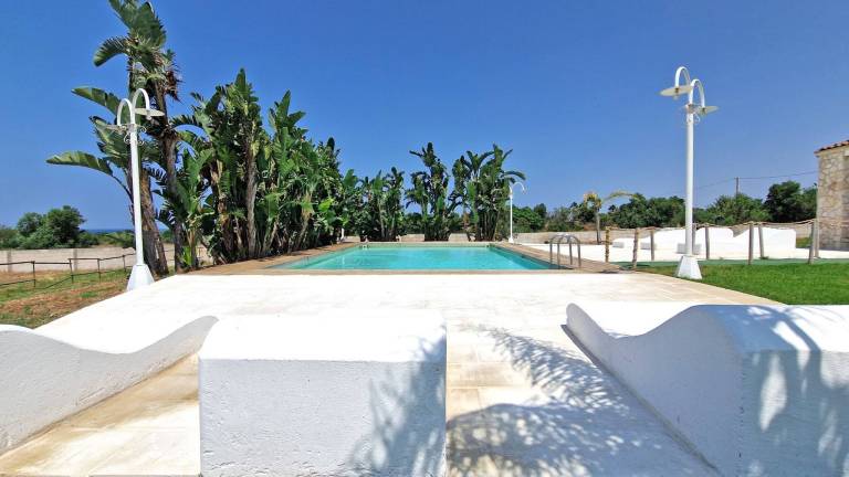Villa with garden, BBQ & private pool | Dogs allowed — photo 2