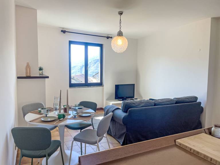 Family-friendly wonderful rental apartment with yard | Lake view | Dogs allowed — photo 3