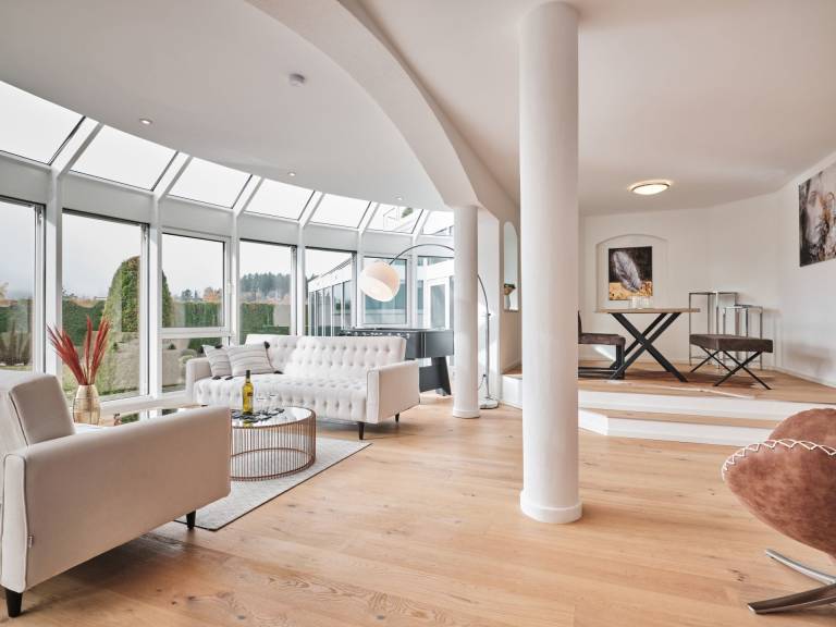 Apartment with yard, sauna & pool | Garden view — photo 4