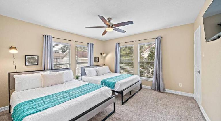 Fully equipped vacation home with yard & barbecue | Pets allowed in Houston, TX