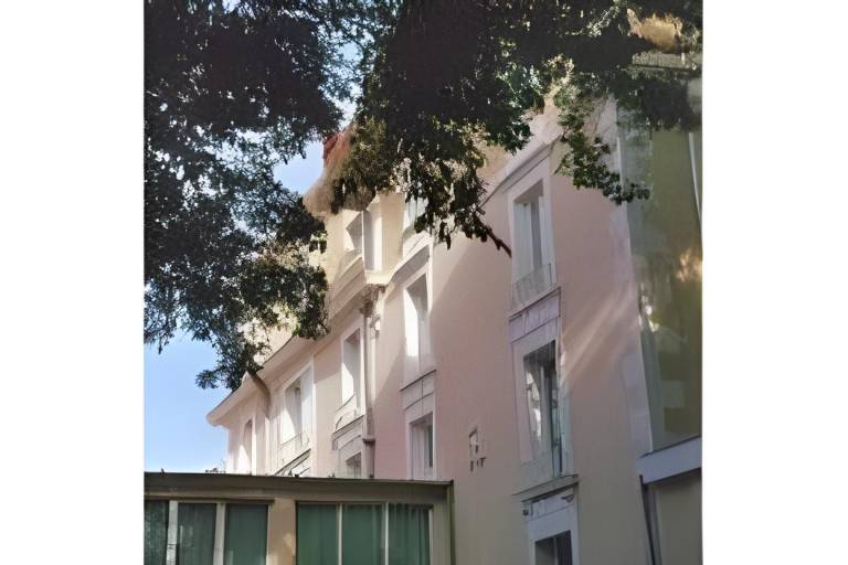 Serviced apartment with terrace | Next to Popes' Palace in Avignon