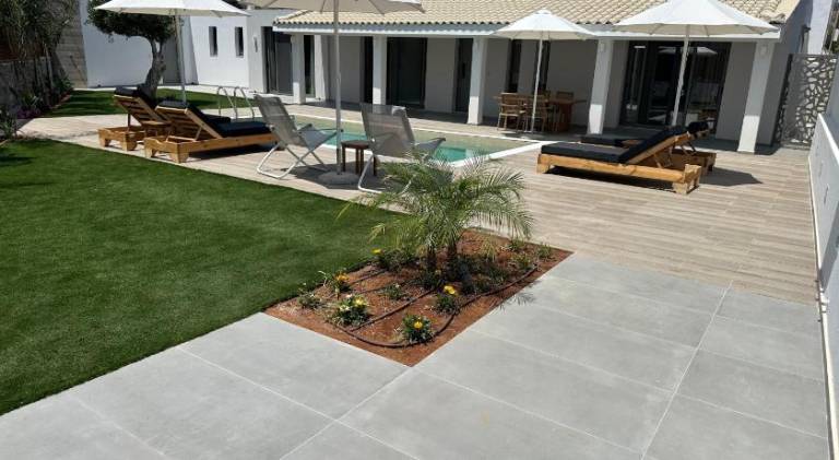 Serviced apartment with garden, pool & patio | Next to the beach | Pets allowed — photo 5