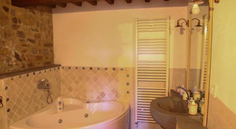 Holiday apartment with terrace, yard & BBQ — photo 4