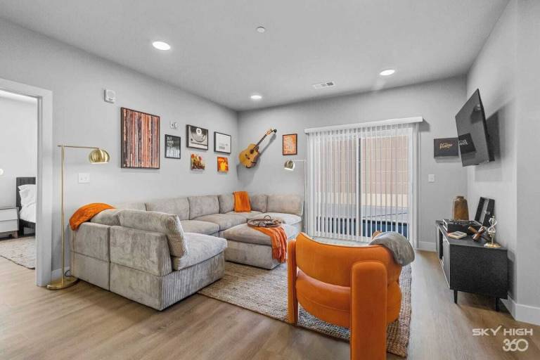 Apartment  Rogers